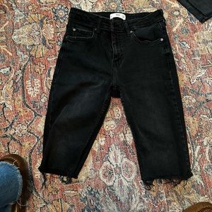 Mango mid cut off short black